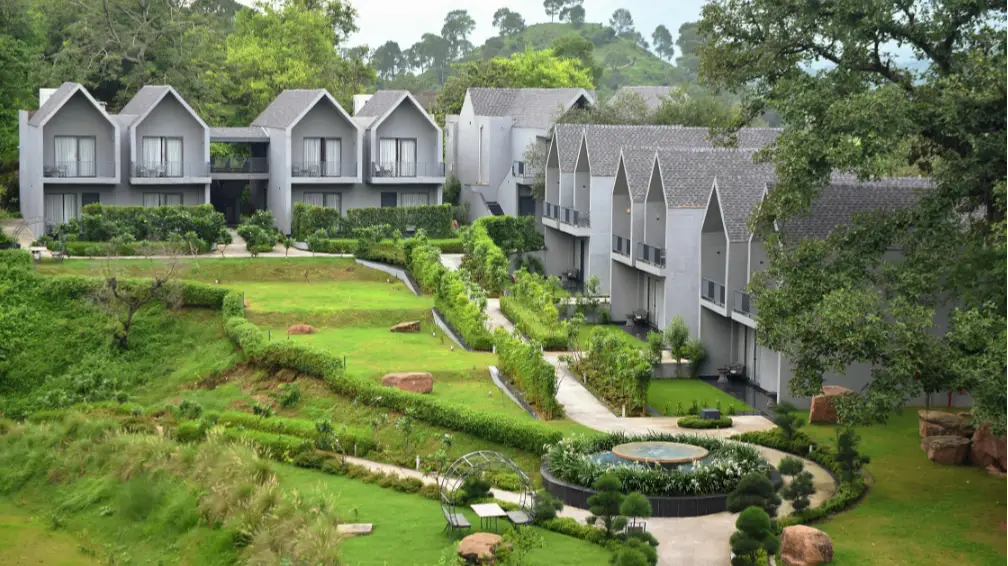 Trikuta Lawn